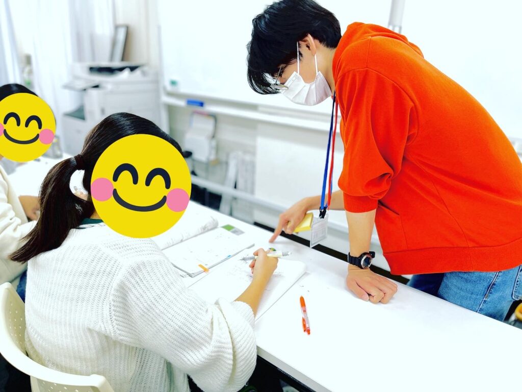 質問対応する講師